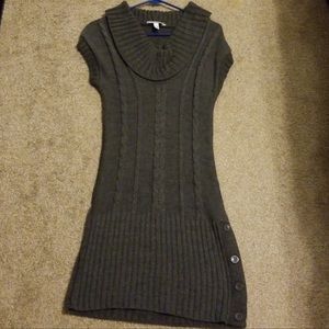 Sleeveless grey sweater dress